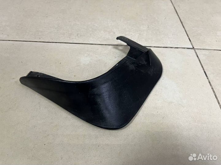 Брызговик передний левый Chevrolet Aveo T250 2005-2011