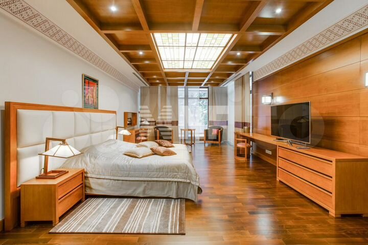 Дом 550 м² на участке 100 сот.