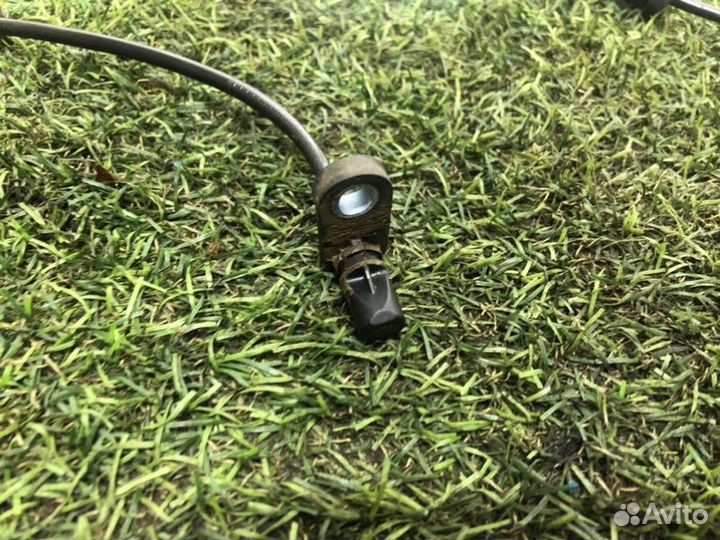 Датчик abs задний левый Nissan Juke F15 2013