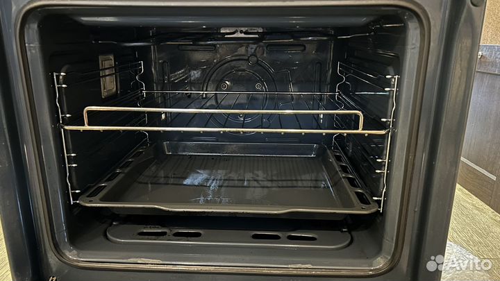 Духовой шкаф Bosch HGN10E060