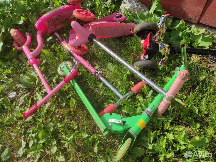 Скутер розовый с подсветкой, 3х лет парковка