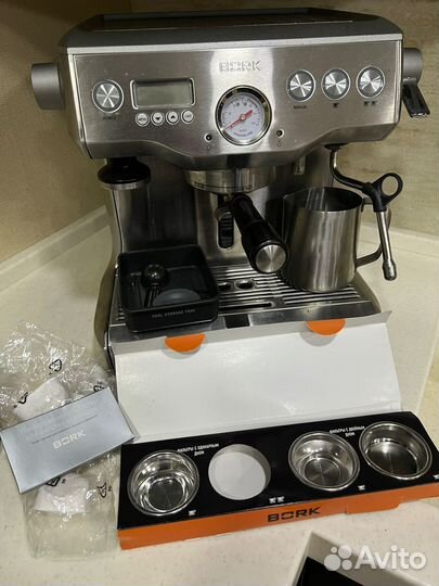 Кофемашина Bork C802