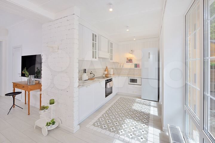 Дом 265 м² на участке 6 сот.