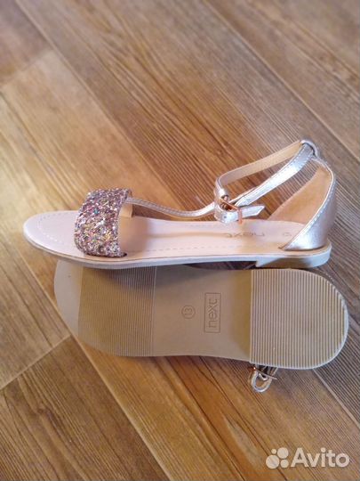 Сандалии для девочки