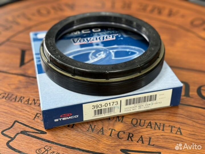 Сальник ступицы задний Freightliner Century