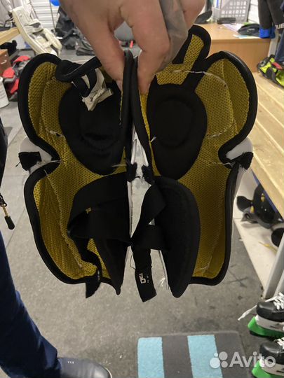 Хоккейные наколенники детские