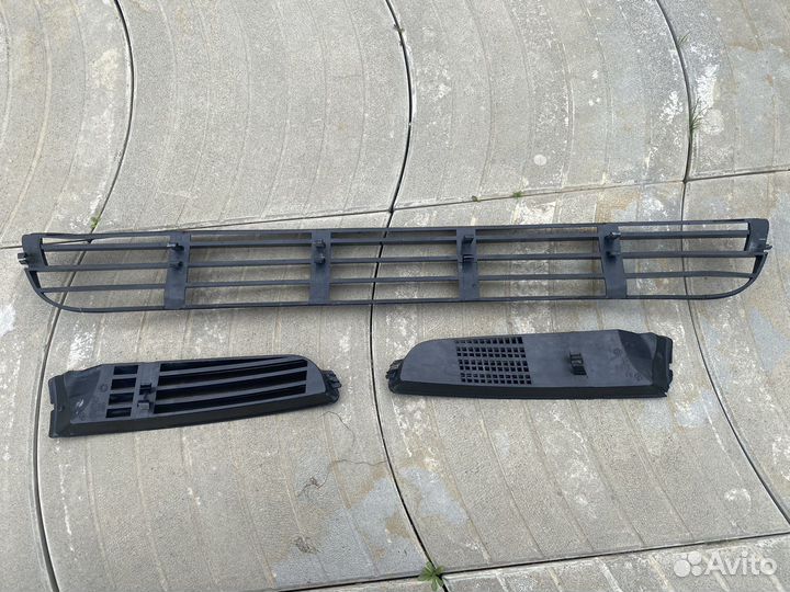 Решётка переднего бампера Ауди А8 Д2