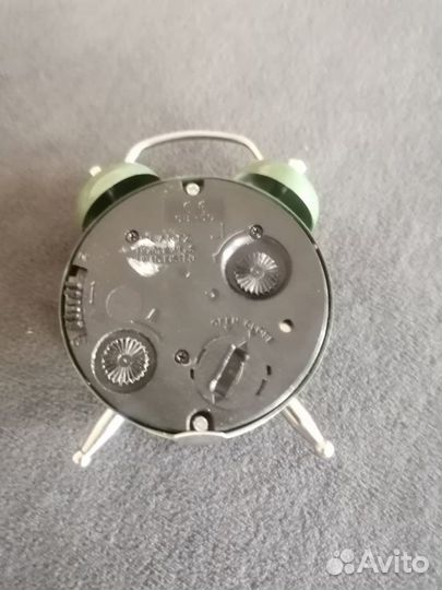 Часы маленкие прикроватные