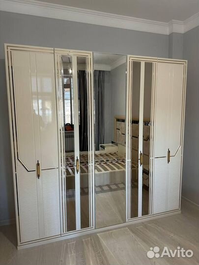 Кровать в спальню. Спальня