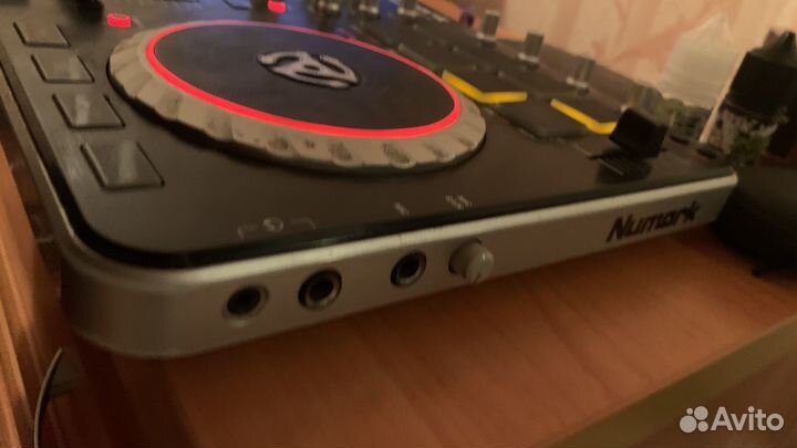 Dj контроллер