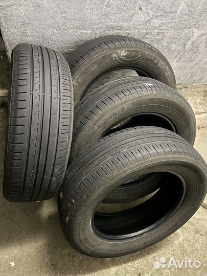 Yokohama BluEarth AE50 SUV 215/65 R17 99V