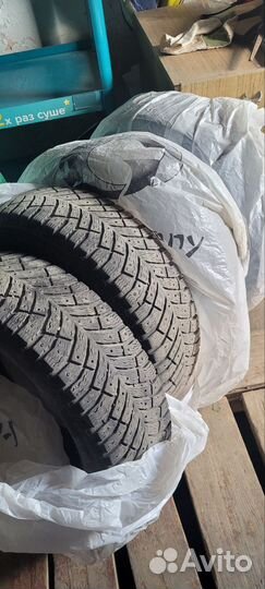 Michelin X-Ice North 4 195/65 R15 95T