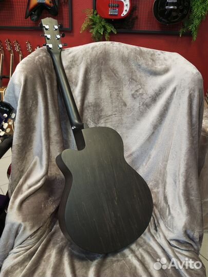 Акустическая гитара розовая MR