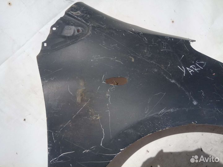 Крыло переднее правое Toyota Yaris 2009