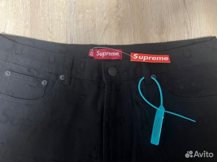 Джинсы Supreme SS21 Frayed logos regular jeans