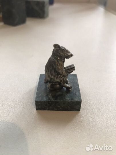 Бронзовая статуэтка крысы