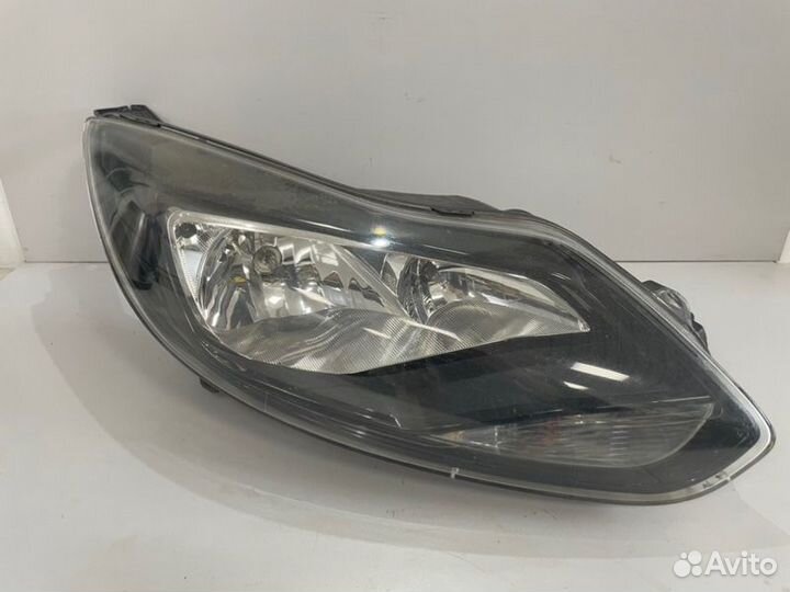 Фара передняя правая Ford Focus 3 (дорестайлинг) 1
