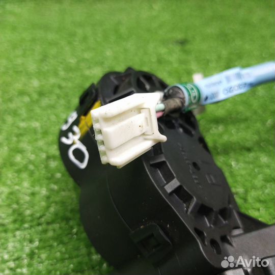 Моторчик регулировки сиденья Toyota Camry 2012