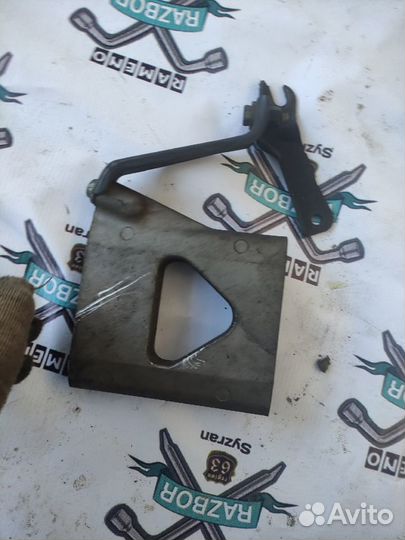 Кронштейн подушки двс Lexus RX Toyota Harrier Лекс