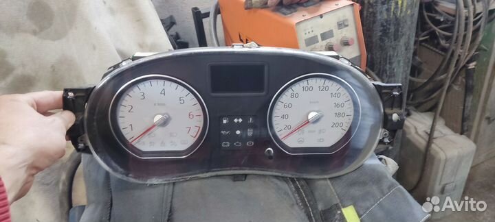 Запчасти на Рено логан