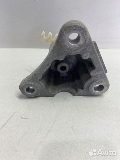 Крепление подушки двигателя аллюминевое Toyota