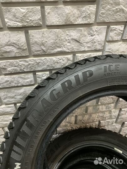 Goodyear Ultragrip Ice Arctic 205/55 R16