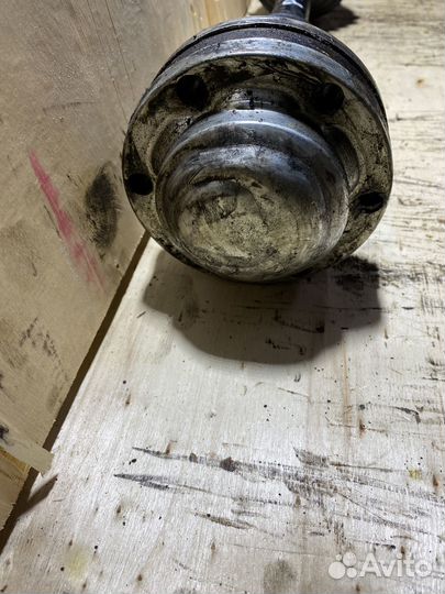 Приводной вал левый Caddy 3 1,9 дизель МКПП P70