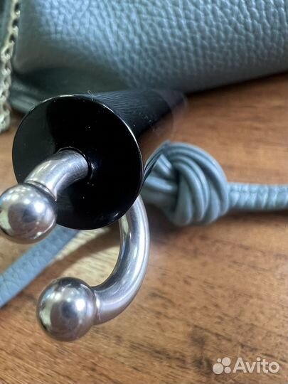 Блеск для губ isamaya