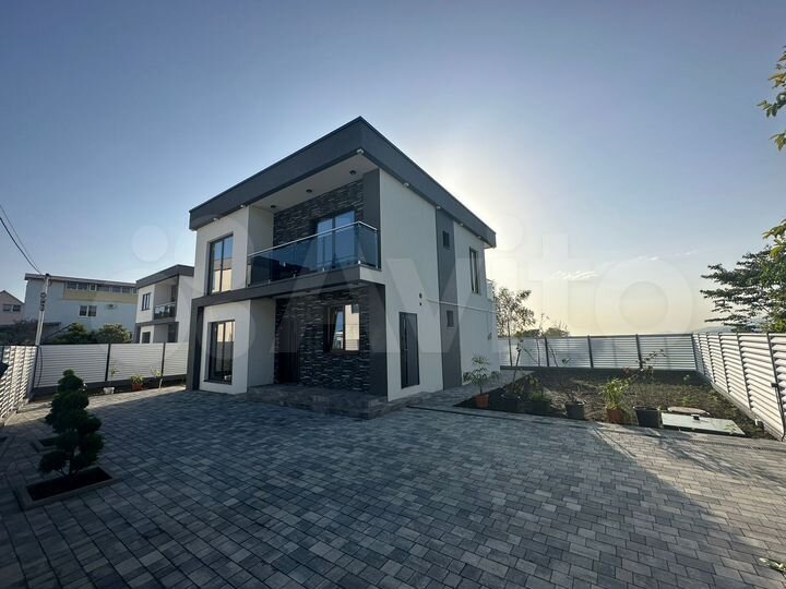 Дом 200 м² на участке 5 сот.