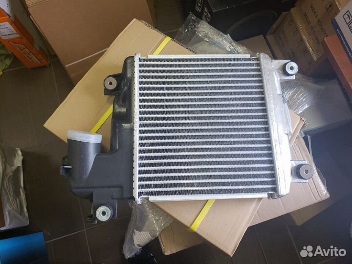 Интеркулер новый Toyota Fortuner, Hilux 05