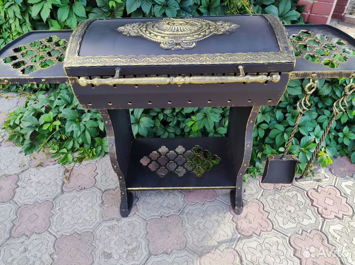 Мангал с откидной крышкой