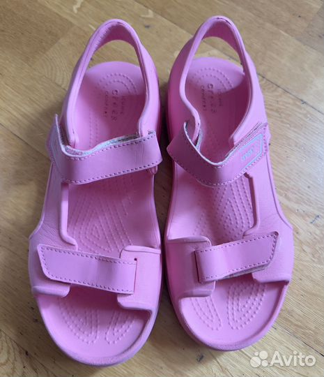 Сандалии crocs j4