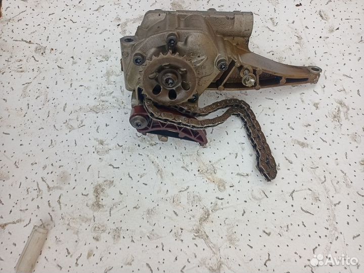 Масляный насос Mercedes Benz C class A 2721800501