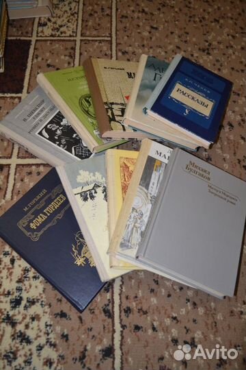 Книги в ассортименте