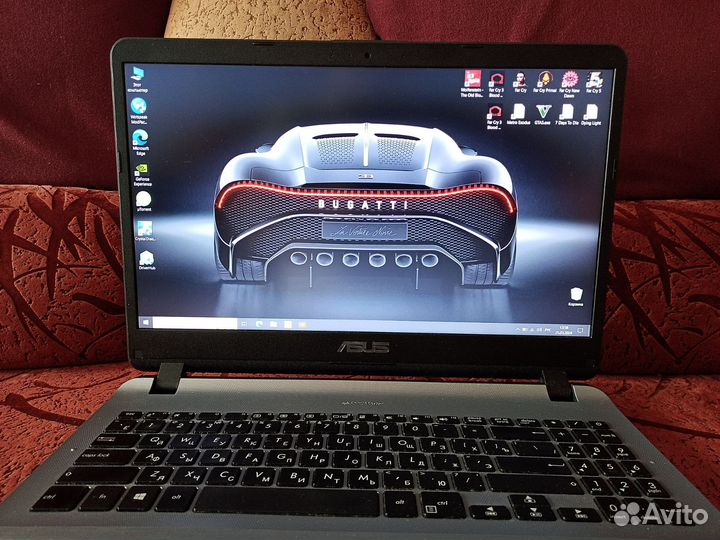 Asus i3-7gen/8gb/ssd+hdd/mx 130 2 gb