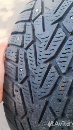 Nokian Tyres Hakkapeliitta 7 215/50 R17