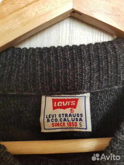 Свитер Levis