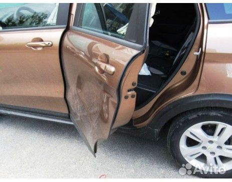 Уплотнитель кромок дверей и порогов на скотче