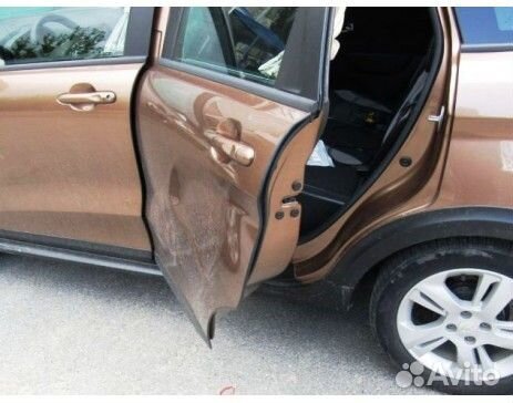 Уплотнитель кромок дверей и порогов на скотче