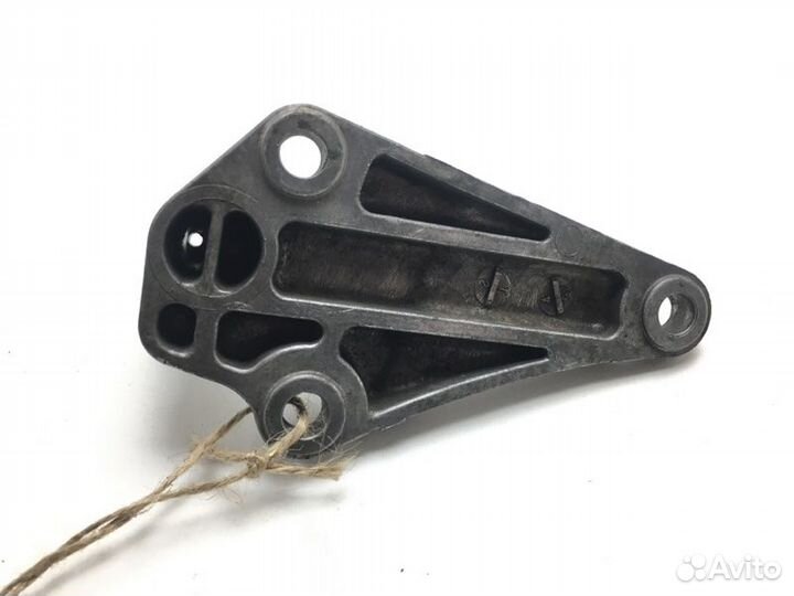 Кронштейн опоры двигателя Audi A6 4B2 AGA 1998