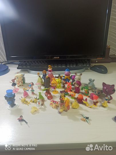 Продам игрушки киндер и из детских наборов