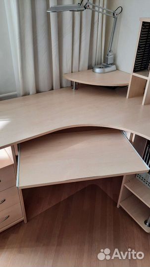 Компьютерный стол