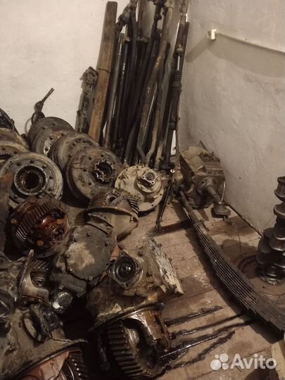 Запчасти на зил,газ,урал