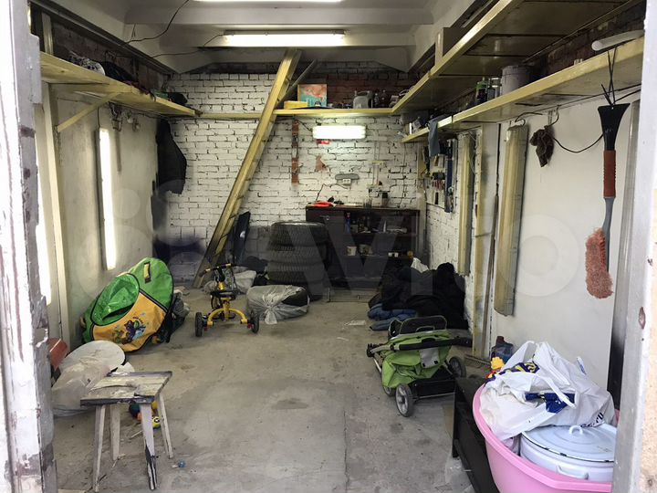 Гараж, > 30 м²