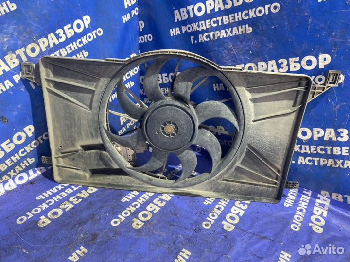 Диффузор с вентилятором Ford Focus 3 хэтчбек 2013