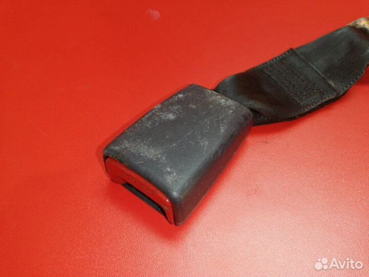 Ремень безопасности задний Toyota Vitz SCP10