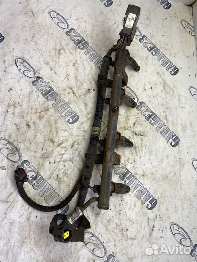 Топливная рампа Dodge Caravan 2.4