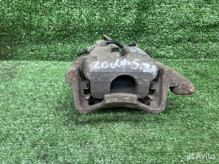 Суппорт тормозной задний правый Volkswagen Golf 5