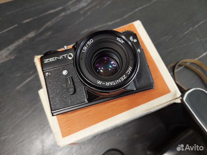 Фотоаппарат Зенит ем + объектив Zenitar-M 1,9/50
