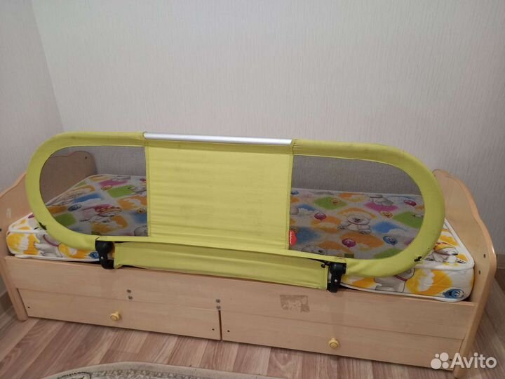 Ограничитель для детской кровати
